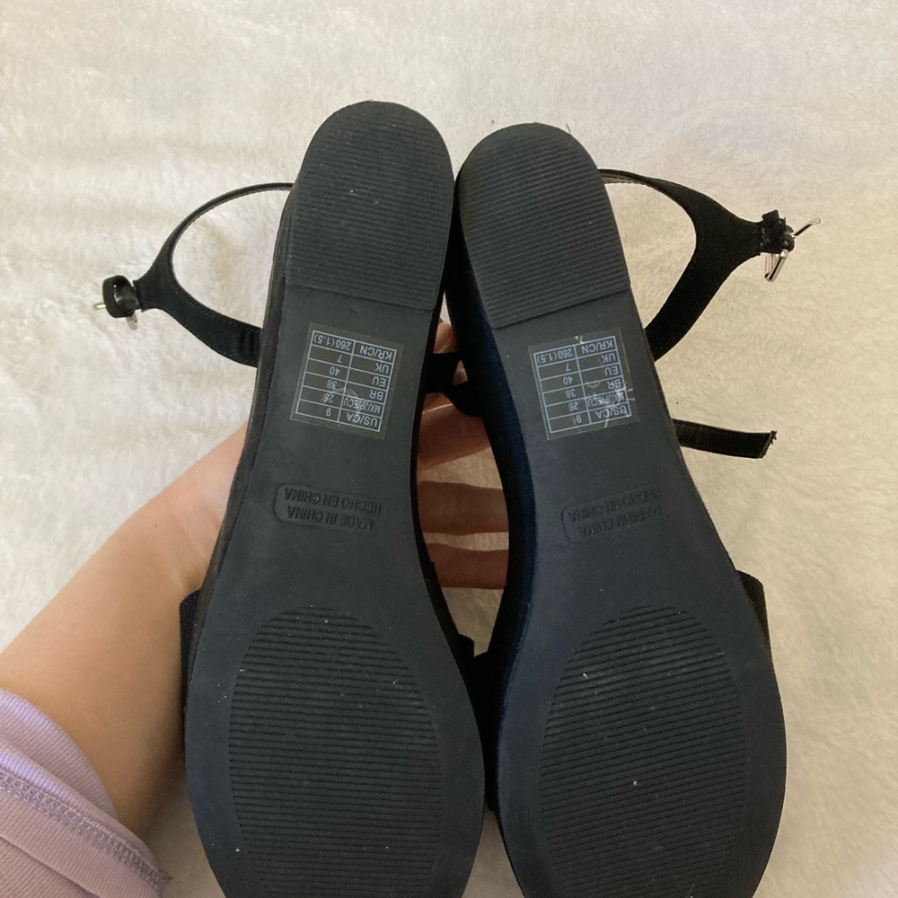 Forever 21 Black Platform Sandals with Straps - Picture 6 of 9